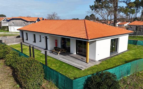 Maison à vendre    4 pièces •  Biscarrosse