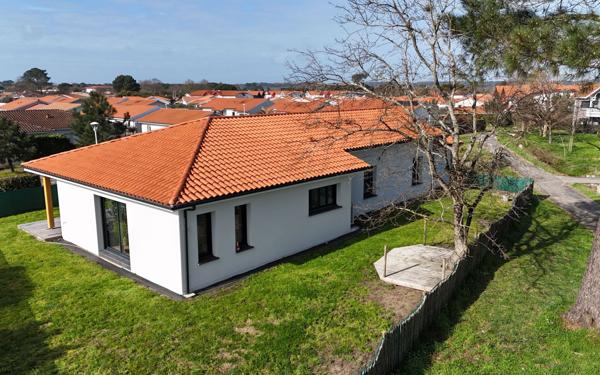 Maison à vendre    4 pièces •  Biscarrosse