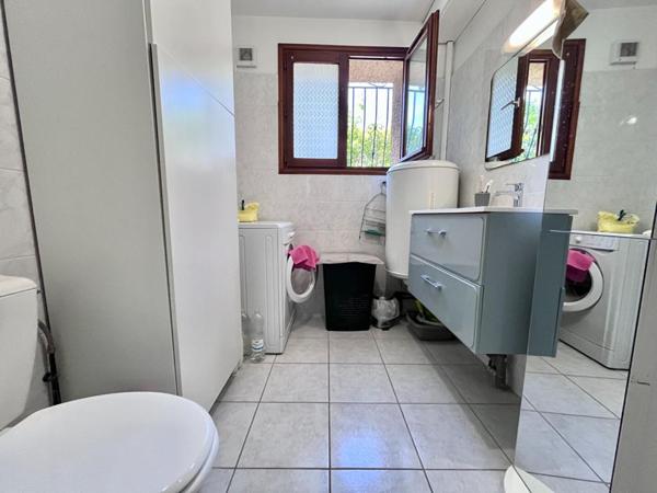 Magnifique appartement de type T2 en rez-de-chaussée avec jardin de 170 m² sans vis-à-vis et véranda de 20 m²