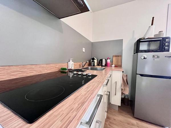 Magnifique appartement de type T2 en rez-de-chaussée avec jardin de 170 m² sans vis-à-vis et véranda de 20 m²