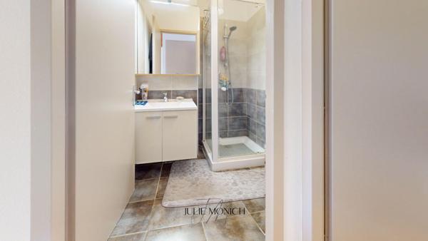 Maison traversante, 3 chambres, terrasses, garage