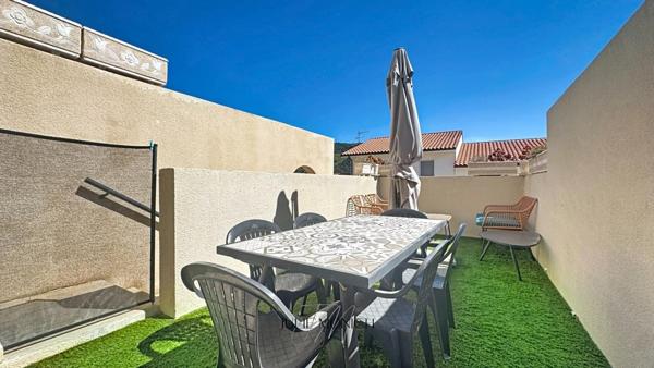 Maison traversante, 3 chambres, terrasses, garage