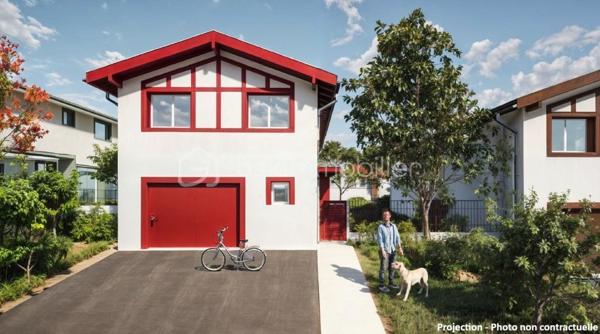 À saisir terrain constructible de 1771m² sur la commune du Boucau.

Projet déjà réalisé pour 4 maisons avec chacune 2 logements
soit un total de 8 logements avec jardin.
PC accordé et purgé de tout recours.
Viabilisation en bordure - Assainissement collectif.

Sur demande projet complet + plans après un premier contact
téléphonique.

Je suis à votre écoute 7jours/7, je m'adapte à votre planning.