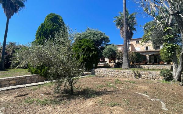 Maison à vendre    7 pièces •  Golfe Juan - Vallauris