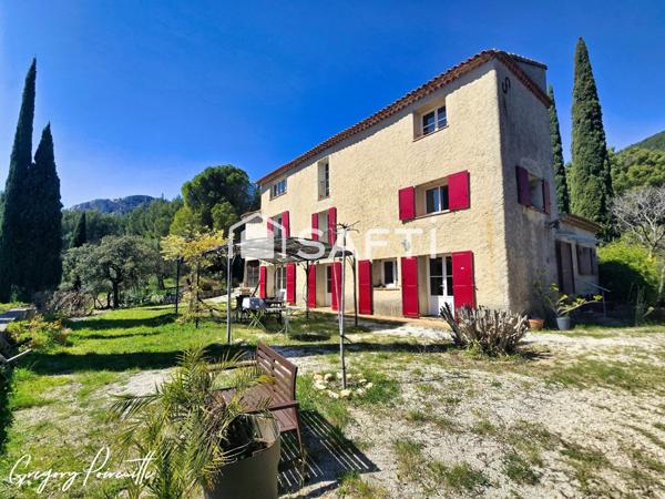 Demeure de caractère du XIX siècle entre nature et histoire