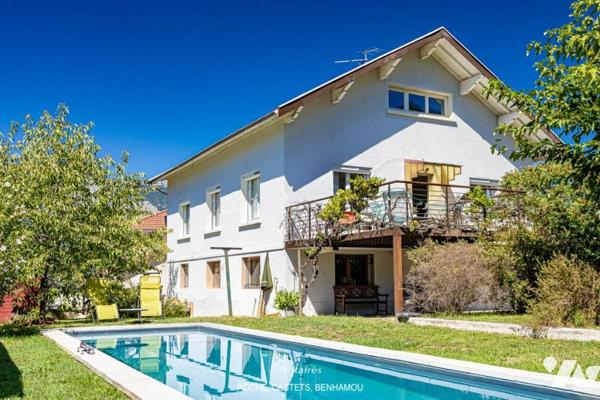 DOMENE : Rue de Montroux