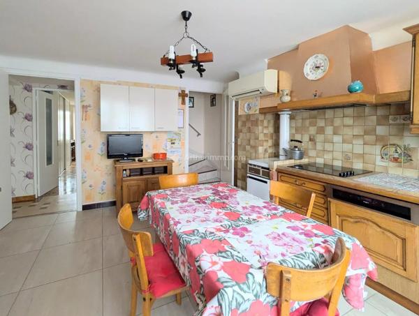 Vente                                                      Maison de ville
                        
                     5 pièces                      147 m2                     à Neufchâteau