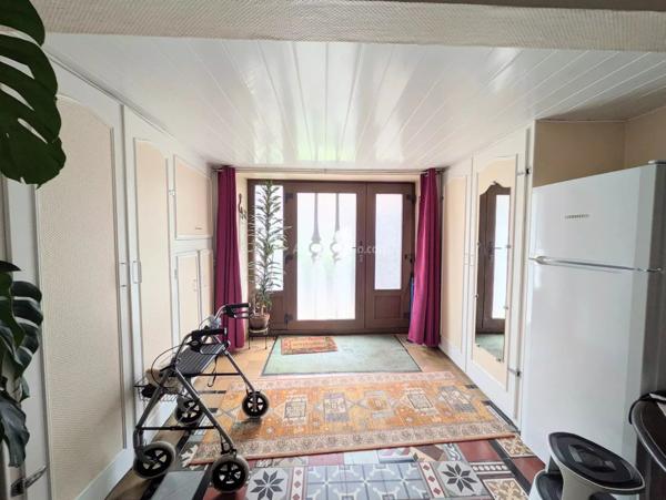 Vente                                                      Maison de ville
                        
                     5 pièces                      147 m2                     à Neufchâteau