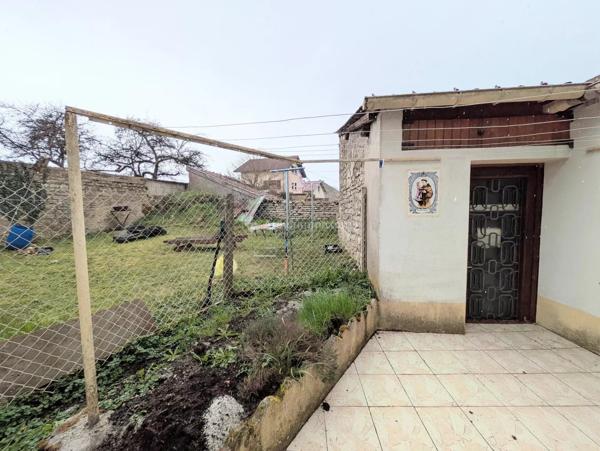 Vente                                                      Maison de ville
                        
                     5 pièces                      147 m2                     à Neufchâteau