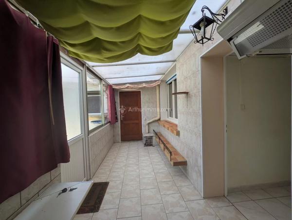 Vente                                                      Maison de ville
                        
                     5 pièces                      147 m2                     à Neufchâteau