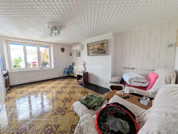 Vente                                                      Maison de ville
                        
                     5 pièces                      147 m2                     à Neufchâteau