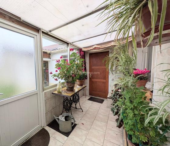 Vente                                                      Maison de ville
                        
                     5 pièces                      147 m2                     à Neufchâteau