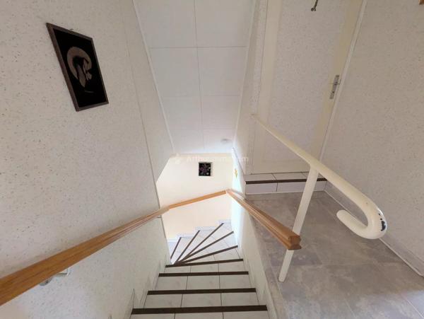 Vente                                                      Maison de ville
                        
                     5 pièces                      147 m2                     à Neufchâteau