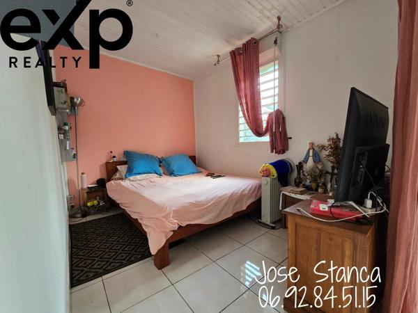 🏡 Maison T4 avec terrasse et grand terrain – Le Tampon (au calme, fond d’impasse)