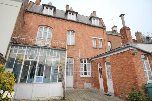 CAMBRAI, proche du centre ville  maison 5 chambres, garage et terrain