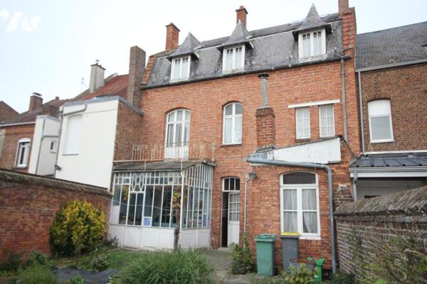 CAMBRAI, proche du centre ville  maison 5 chambres, garage et terrain