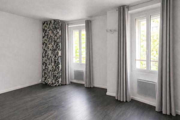 PLEIN CENTRE MAIRIE -BEAU 2 PIECES 36 M2