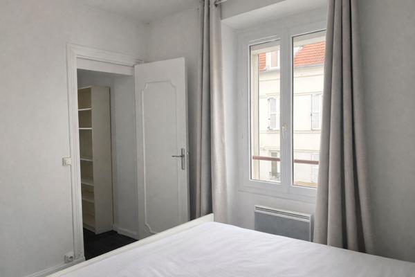 PLEIN CENTRE MAIRIE -BEAU 2 PIECES 36 M2