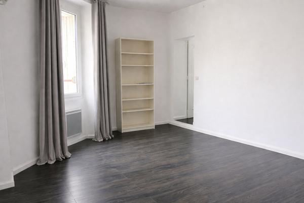 PLEIN CENTRE MAIRIE -BEAU 2 PIECES 36 M2