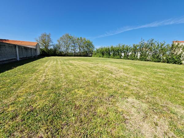Terrain constructible - Lege 735 m2