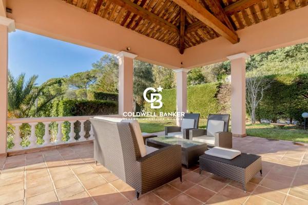 Vente villa 9 pièces 83310 - Grimaud