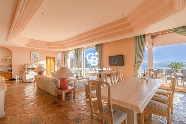 Vente villa 9 pièces 83310 - Grimaud