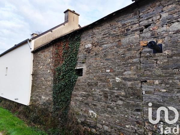 Maison de village 1 pièce de 90 m² à Bains-sur-Oust (35600)