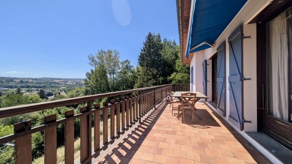 Maison 399 000 € La Tour-du-Pin 8 p 215 m² DPE D