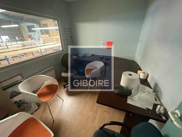 Local d'activites 950 m² à louer NANTES (réf : 44.019100)