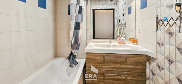 EYSINES 33320 - LE VIGEAN - Appartement T3 de  64 m² avec balcon et place de parking  - Proche TRAM D