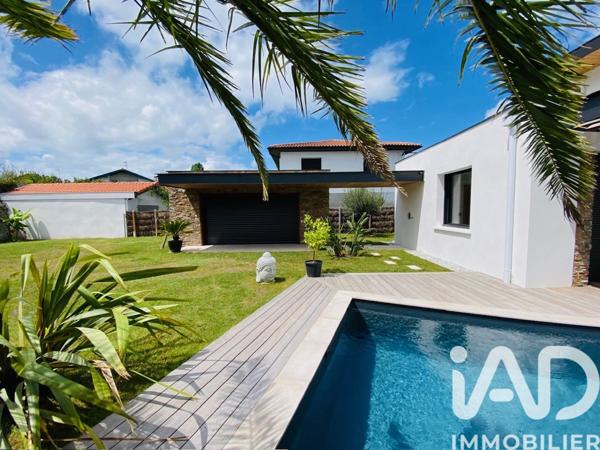 Maison à vendre 5 pièces 216 m² Anglet
