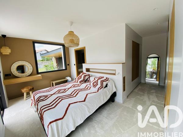 Maison à vendre 5 pièces 216 m² Anglet