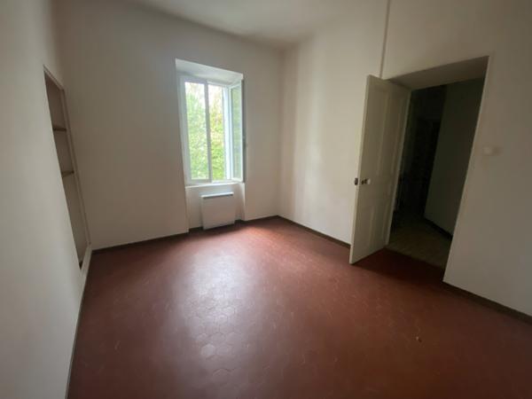 Maison de village : 3 chambres + dépendance Camaret-sur-Aigues (84850)