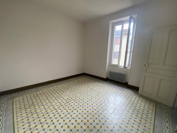 Maison de village : 3 chambres + dépendance Camaret-sur-Aigues (84850)