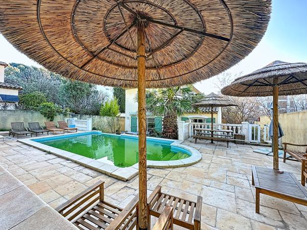 À vendre Marseille 13013 LES OLIVES - maison T5 avec piscine et garage