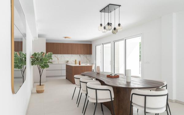 Appartement à vendre    5 pièces •  Marseille 8