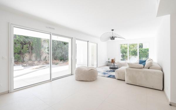 Appartement à vendre    5 pièces •  Marseille 8