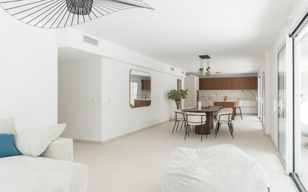 Appartement à vendre    5 pièces •  Marseille 8