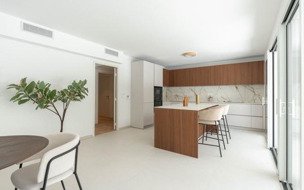 Appartement à vendre    5 pièces •  Marseille 8