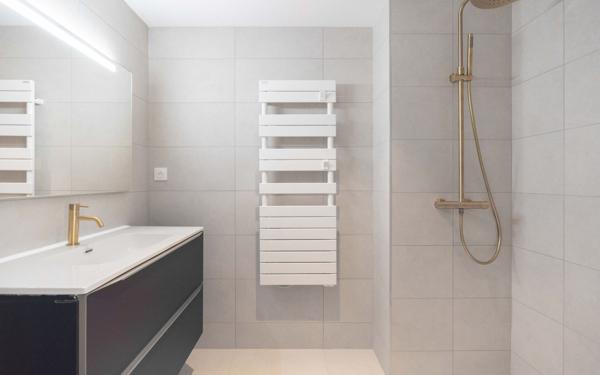 Appartement à vendre    5 pièces •  Marseille 8