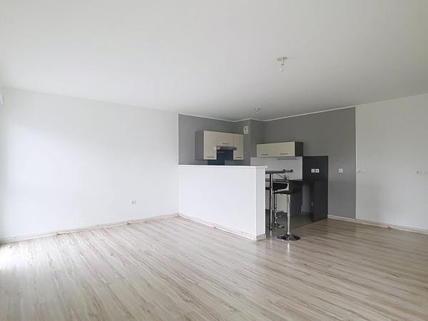 A vendre Angers Plateau Mayenne. Appartement type 3. 2 chambres, terrasse et ascenseur plus parking en sous-sol.