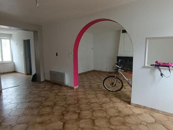 MAISON INDIVIDUELLE AVEC GARAGE ET COUR LÉROUVILLE  MAISON 86 m² 5 PIÈCES