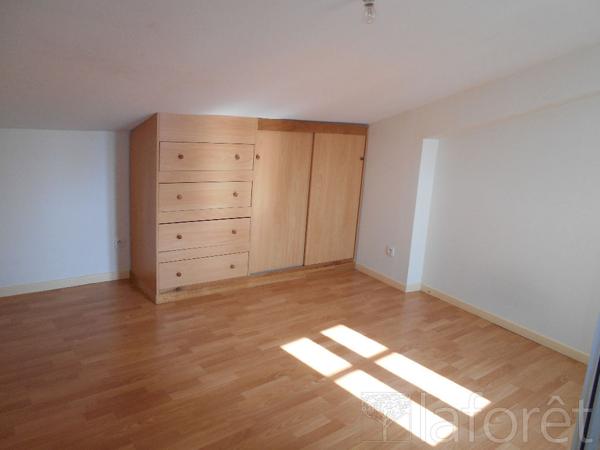 Location appartement Châlons-en-Champagne - 2 pièce(s) - 22 m² - 380 €/mois