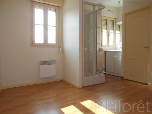 Location appartement Châlons-en-Champagne - 2 pièce(s) - 22 m² - 380 €/mois