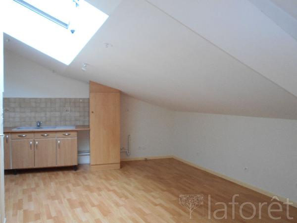 Location appartement Châlons-en-Champagne - 2 pièce(s) - 22 m² - 380 €/mois