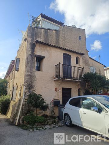 Location maison La Fare-les-Oliviers - 3 pièce(s) - 47 m² - 850 €/mois