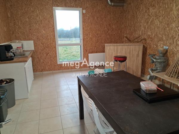 Immeuble à MAULEON, 79700 - 646m²