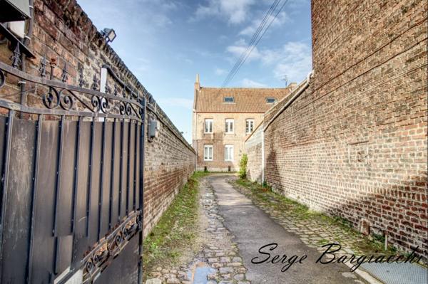 Grande maison + terrain constructible 1000 m² – Idéal investisseurs ou division – Douai Dorignies
