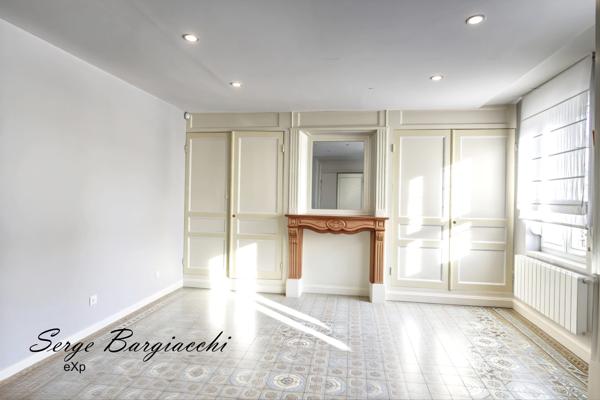 Grande maison + terrain constructible 1000 m² – Idéal investisseurs ou division – Douai Dorignies