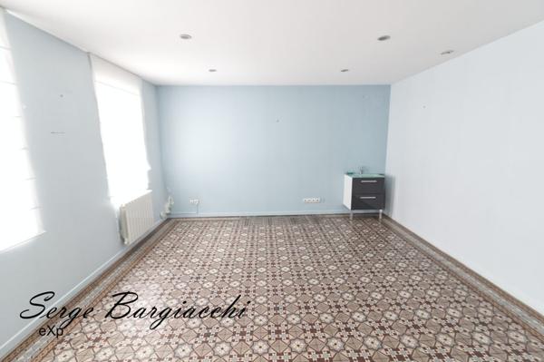 Grande maison + terrain constructible 1000 m² – Idéal investisseurs ou division – Douai Dorignies